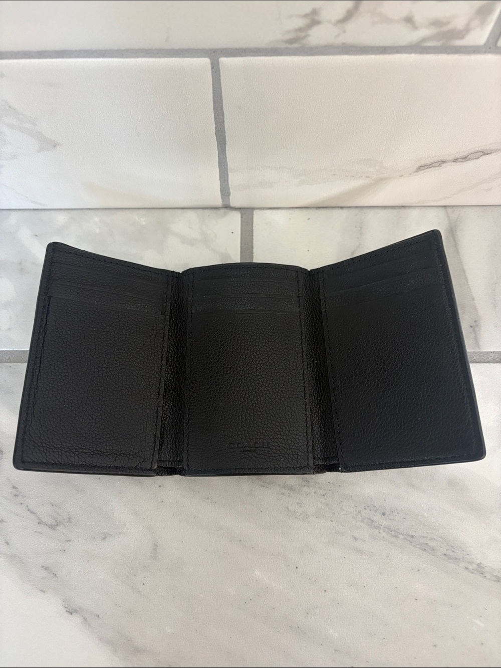 Coach Men’s Black Leather Trifold Wallet - Picture 3 of 9